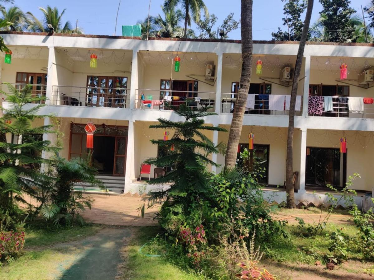 Siddhivinayak Resort Nx Mālvan Exteriör bild